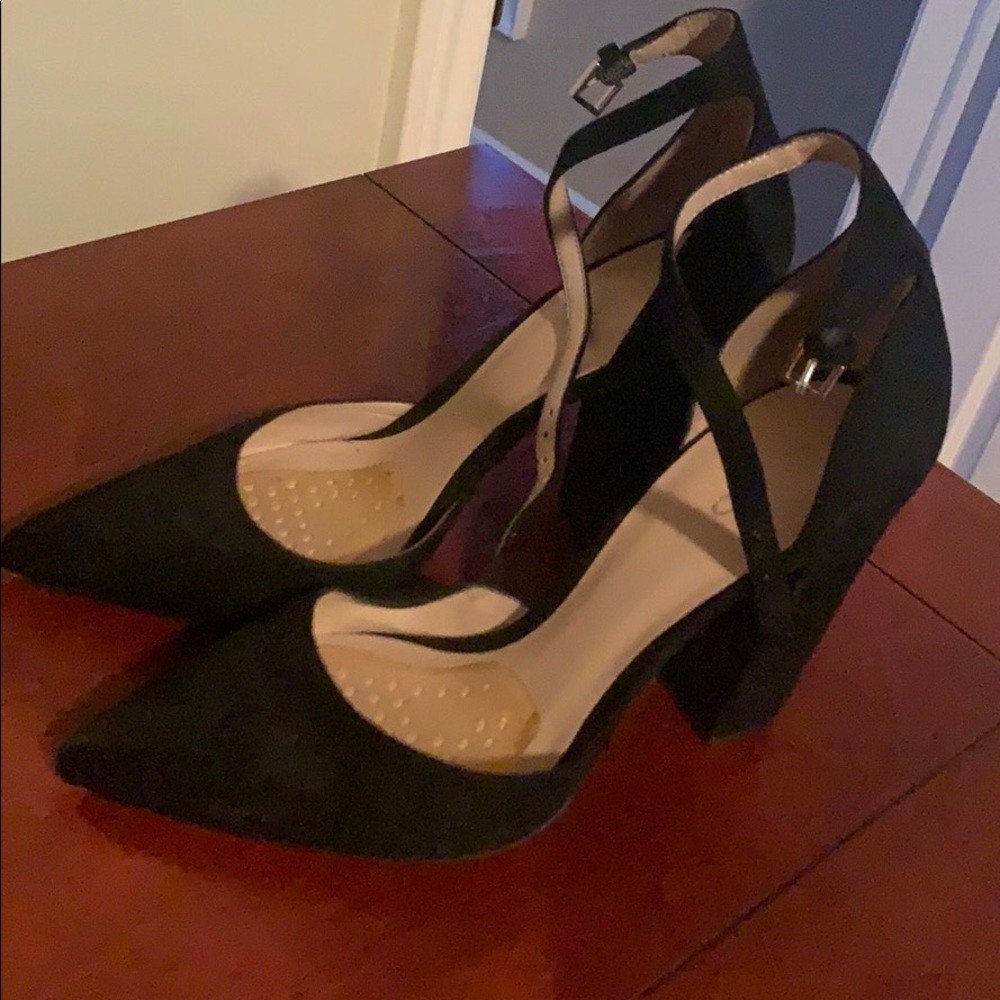 Also Pumps - Picture 2 of 5